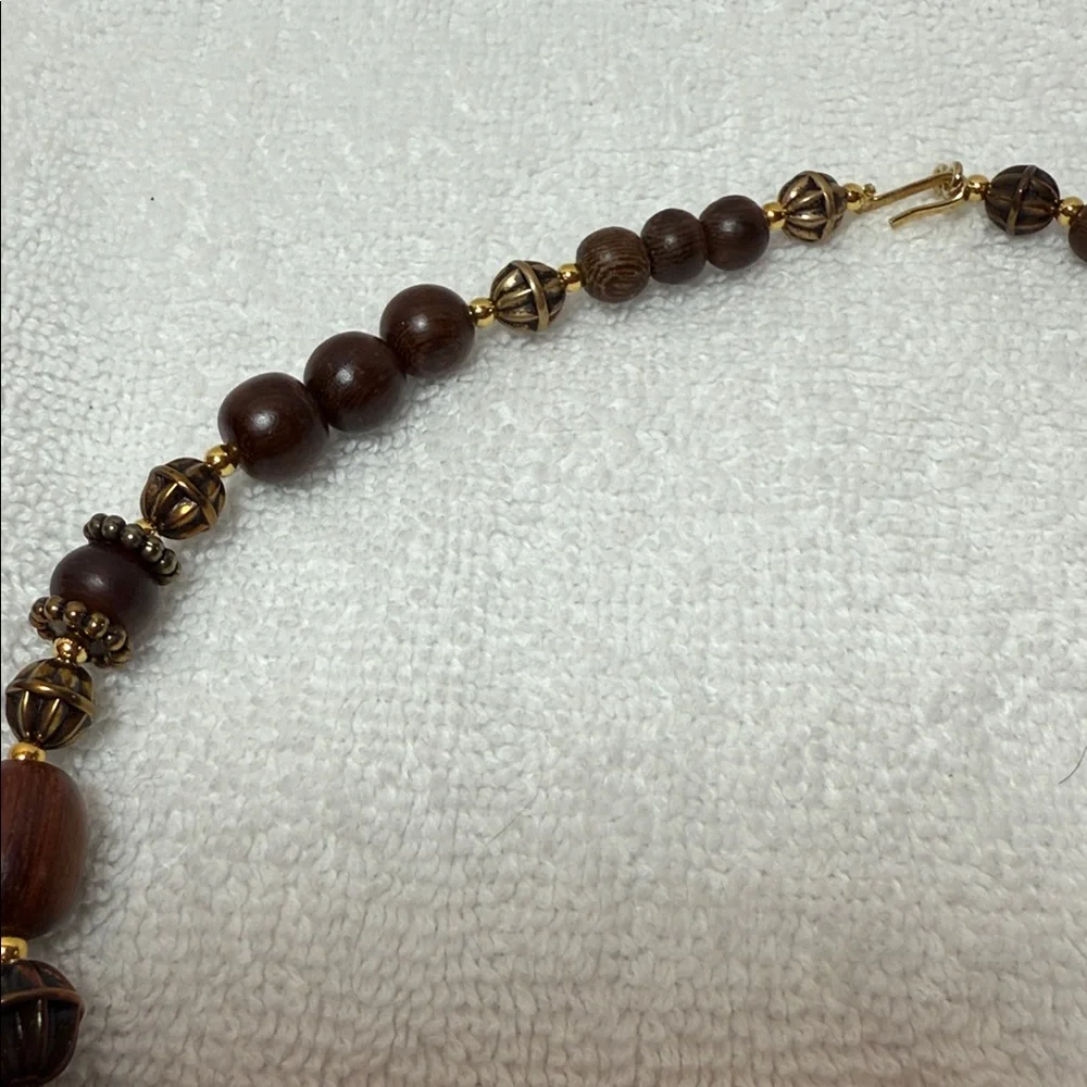 ⭐️Handcrafted Lee Sands Cat Necklace and Earrings Set - Brown and Tan.